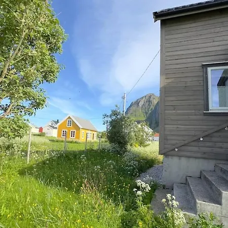 Lofoten Midnight Sun Spot House On The 別荘