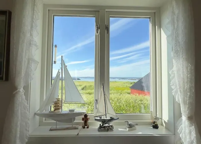 Lofoten Midnight Sun Spot House On The